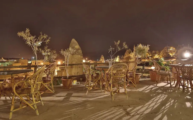 Shoestring Cave House - Hostel