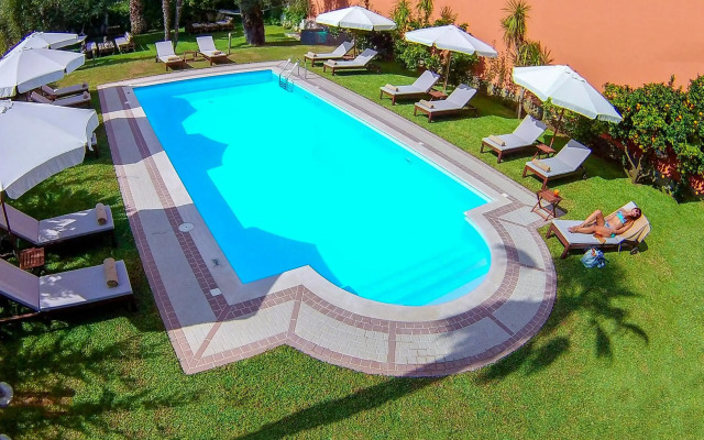 Ano Aparthotel