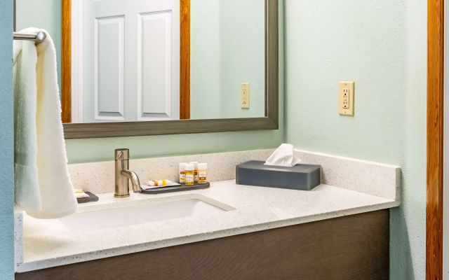 La Quinta Inn & Suites by Wyndham Newport