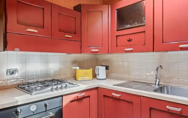 Belvilla by OYO Charming Apartment in Brez With TV