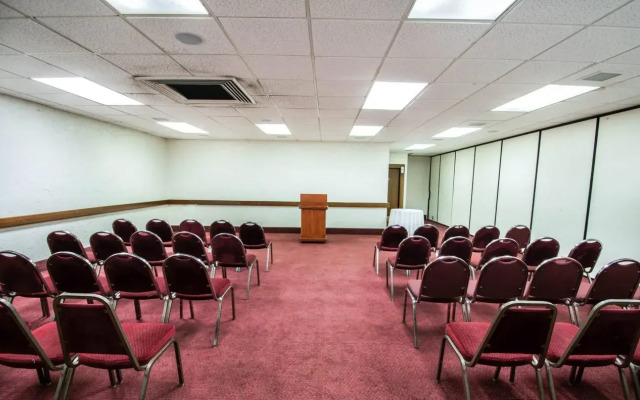 Rodeway Inn & Conference Center