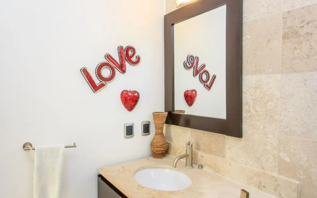 Mamitas 1103 2 Bedrooms and Terrace by RedAwning