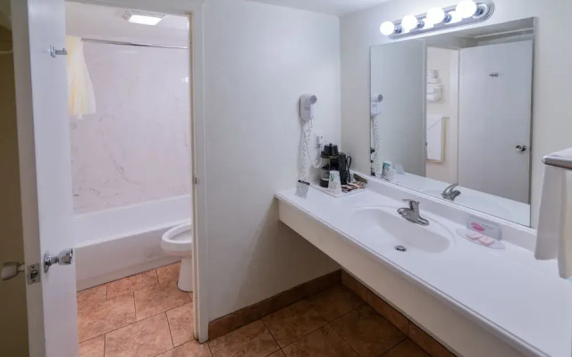 White's City Cavern Inn