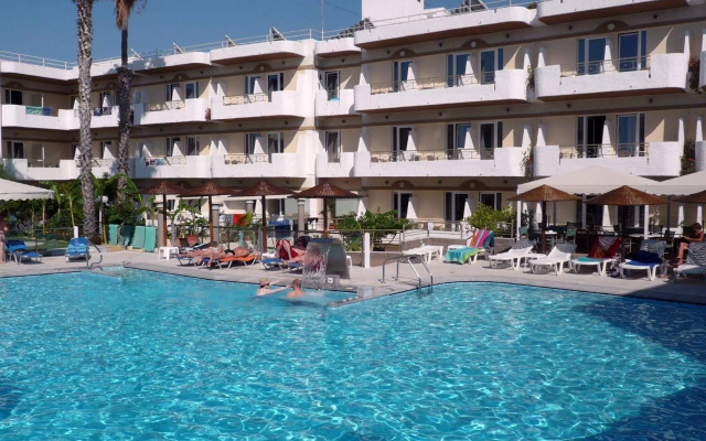 Astron Hotel