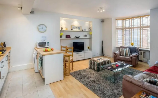 2 bed in Amazing West London Location