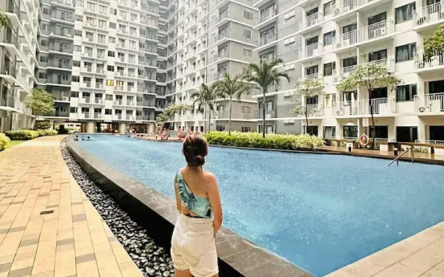 Condo Next Door Ph