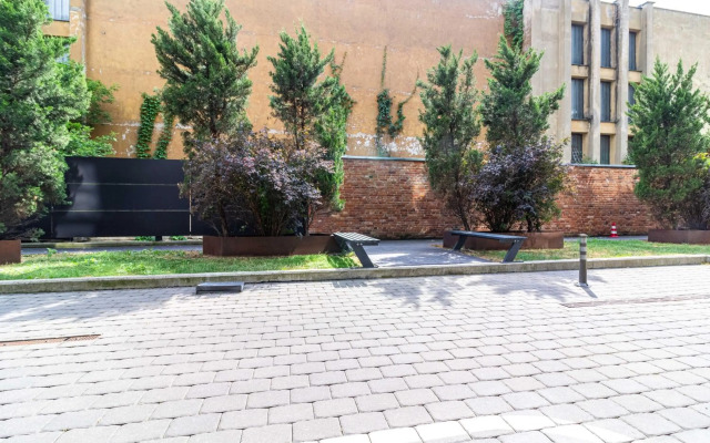Center Apt, Covered Parking, Balcony, By Cohost