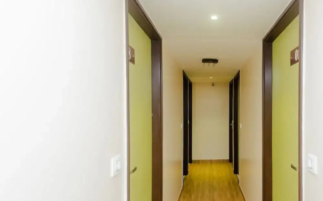 Capital O 29704 Regal International