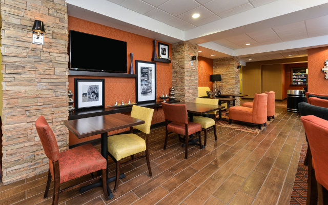 Hampton Inn Clinton, IA