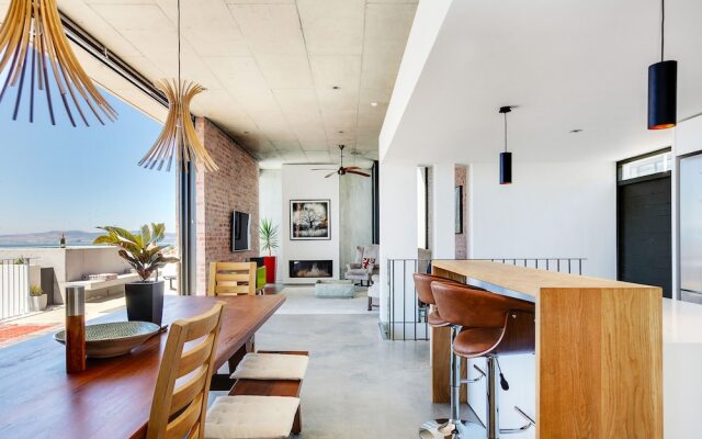 Upper Green Point Roos Villa