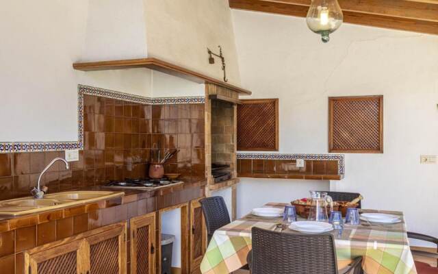 Villa - 2 Bedrooms with Pool and WiFi - 103235