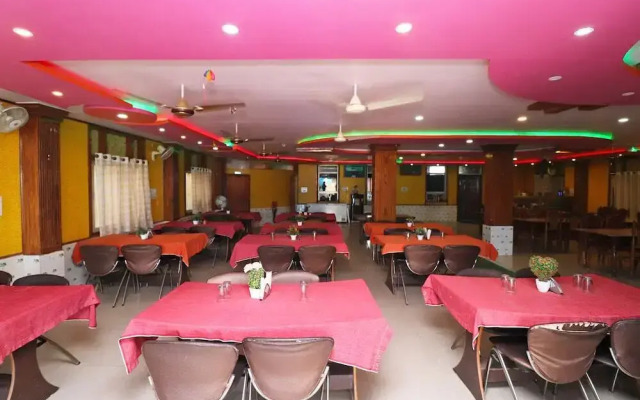 L X Inn by OYO Rooms