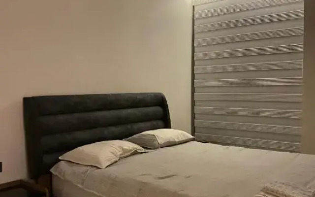 cozy 2 bedroom condo with pool and amenities
