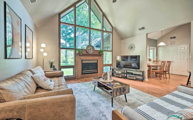 Chic Hedgesville Cabin w/ Golf Course Views!