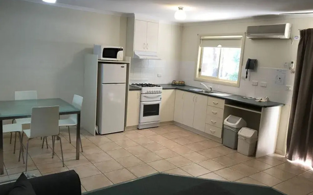 Sportsmans Motor Inn