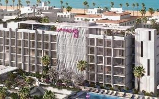 Moxy Miami South Beach