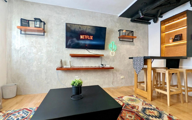 1BR Artist Loft Cambridge Cainta Pasig Fast Wifi