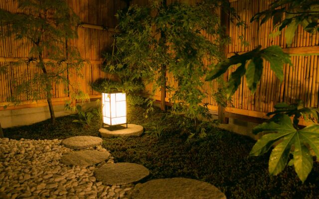 Hosta Umekoji Miyabi