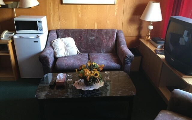 The Hotel at Falcon Lake