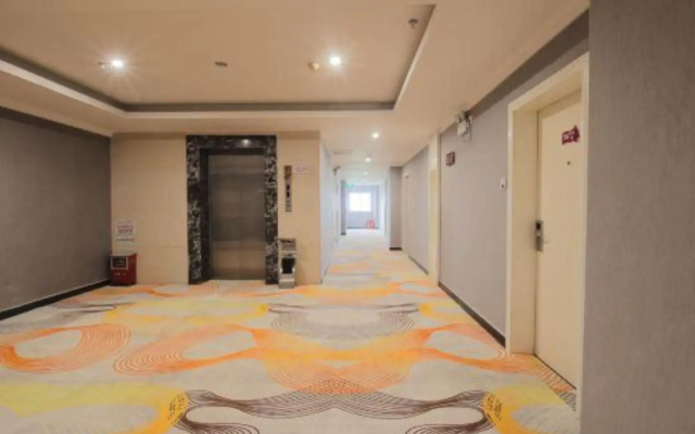 Lanli Lily Hotel (Xindacheng Times Square North Lake Park Store)