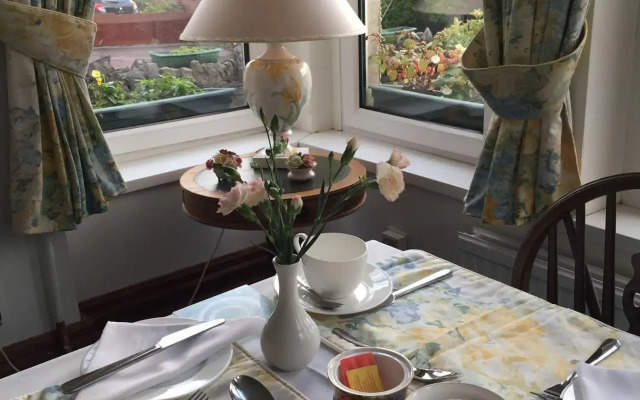 Tree Tops Guest House