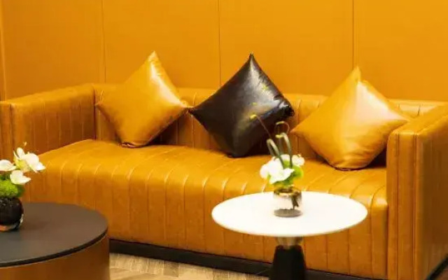 Homeinn Plus Hotel (Chengdu Panda Base Longtan Temple Subway Station)