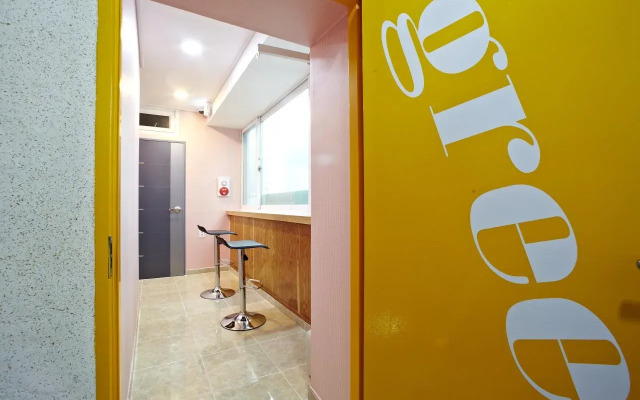Rainbow Hotel Myeongdong