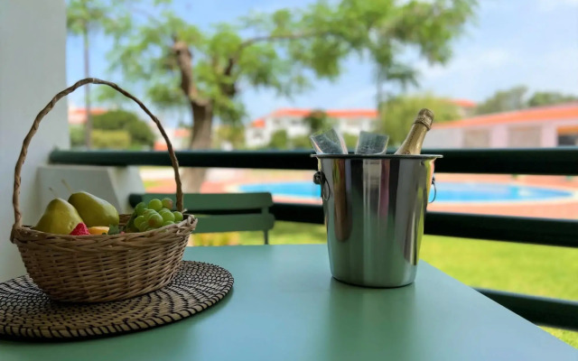 Albufeira Twins 2 With Pool by Homing