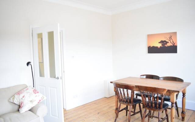 2 Bedroom Flat in Earlsfield