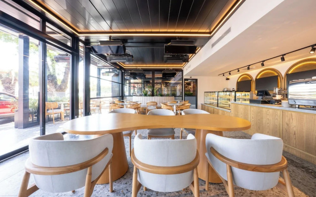 Premier Lounge Hotel