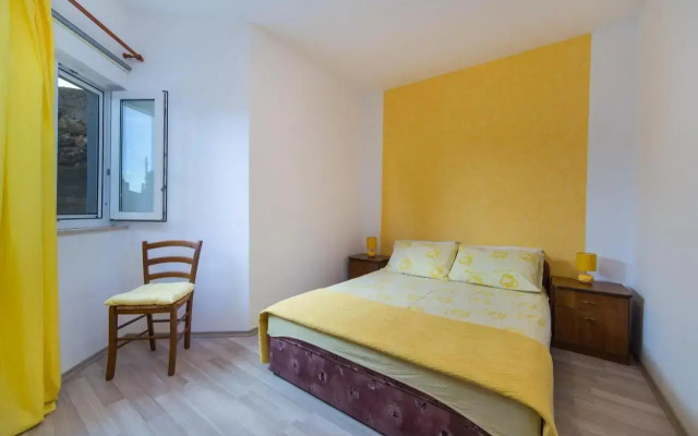 Apartments by the sea Brist, Makarska - 11078