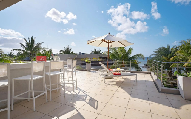 Bon Azur Beachfront Suites & Penthouses with LOV