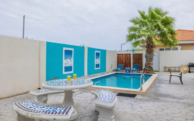 2br2ba Home w Private Pool Close 2 Beach BBQ