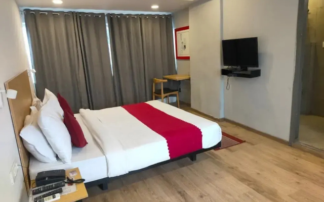 SwagStay Hotel Century