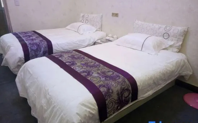 Xingyang Taihe Business Hotel