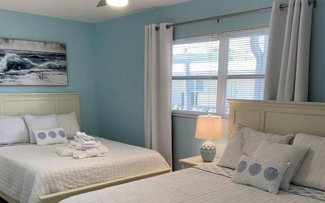 Jamaica Royale Beach Waves