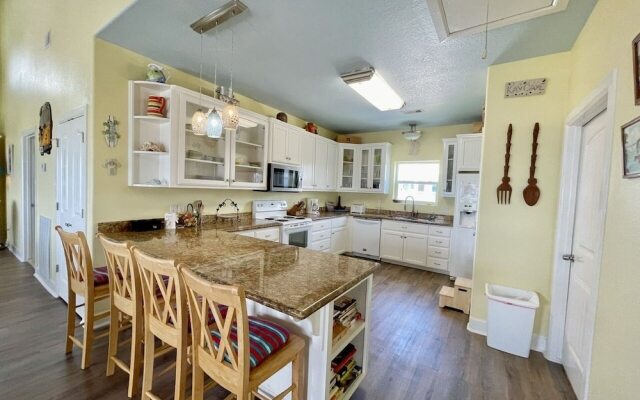 Kay Caye 3 Bedroom Home by Redawning