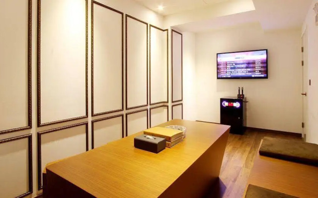 Rich Diamond Hotel