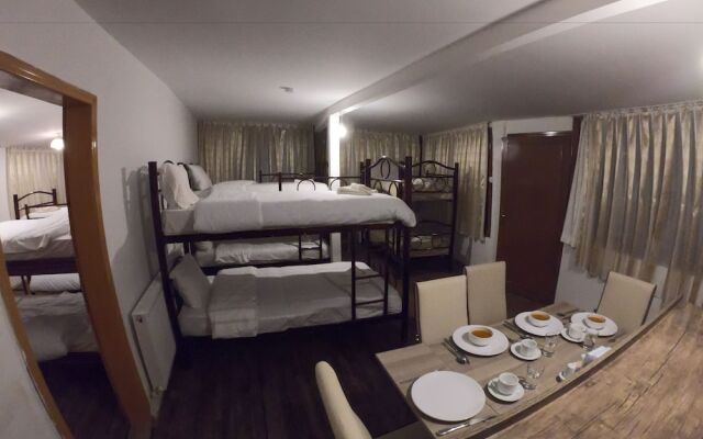 Cave seasons deluxe hotel