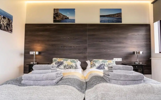 Black Beach Guesthouse
