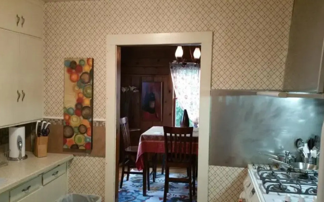 Historic Smarthouse Charming Comfy King
