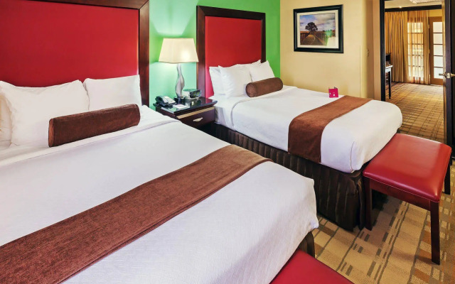 Crowne Plaza Suites Houston Southwest