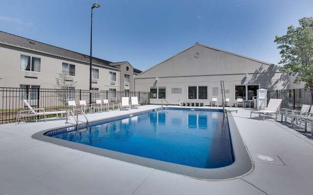 Country Inn & Suites by Radisson, Wichita East, KS