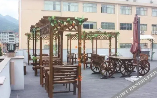 Bainian Shangting Boutique Hotel