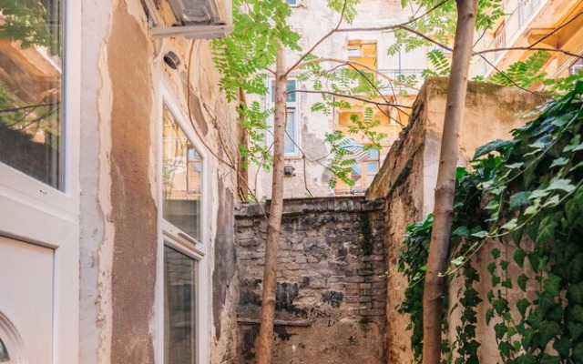 Venus Apartments - Akacfa Street Studios