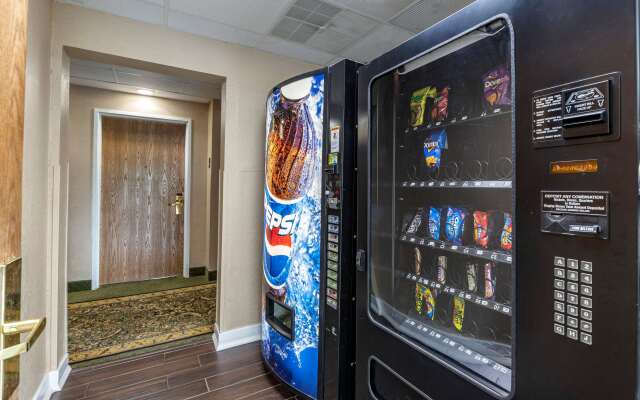 Comfort Inn Muscatine near Hwy 61