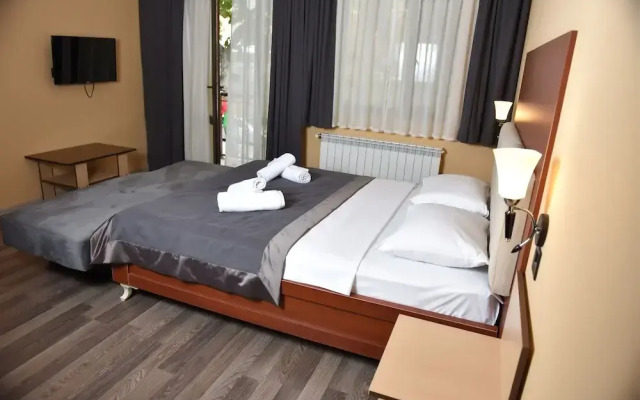 Shaki Host House