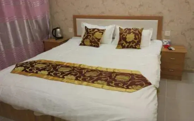 Harbin Xinyi Theme Hotel