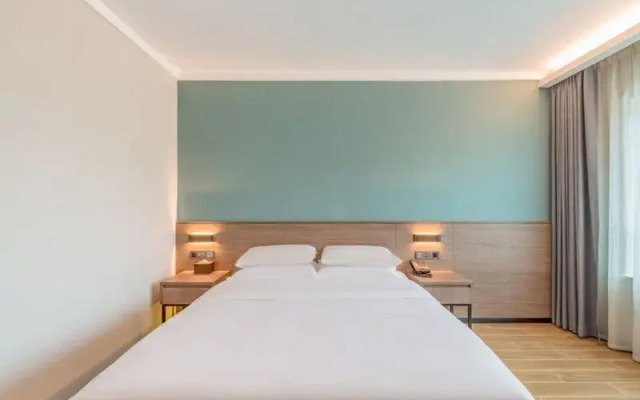 Rezen Select - Ningbo Railway Station, Tianyi Square