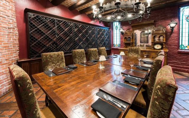 Radisson Suites Covina